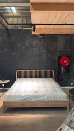 EXPO Ethnicraft SPINDLE Bett